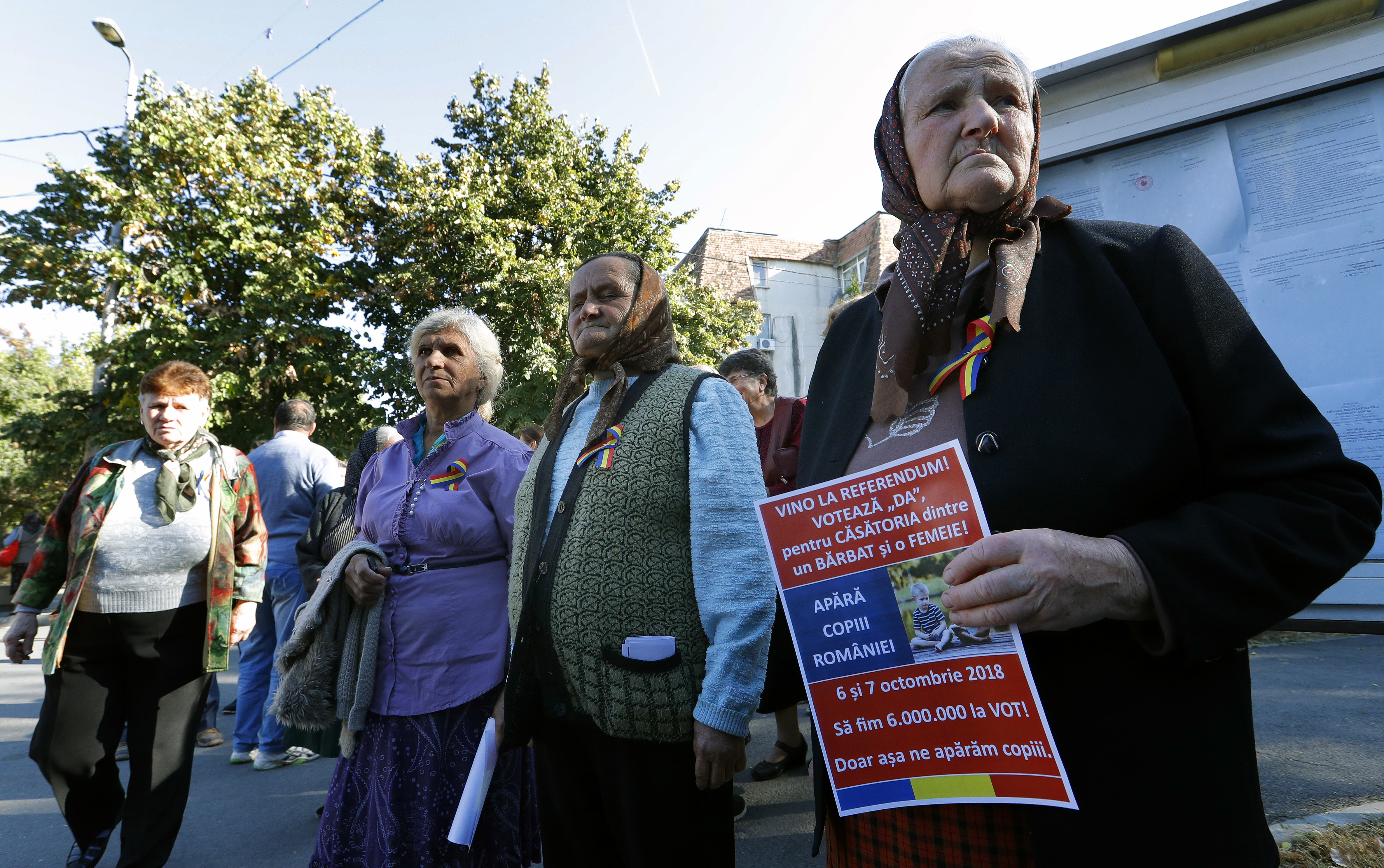 GALERIE FOTO| Presa străină scrie pe larg despre referendumul pentru familie organizat în România: E vorba de clarificarea limbajului din Constituție
