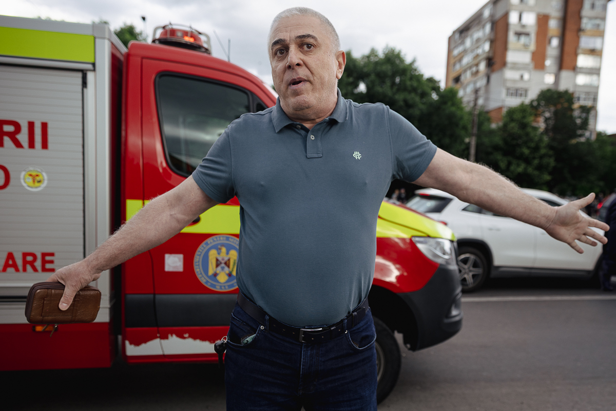 EXCLUSIV FOTO - VIDEO Cum să te adăpostești de drone în Galați. Pasul unu: „Îl cauți pe administrator, că el are cheia”. El sau președintele blocului, mai importanți ca CSAT în astfel de cazuri