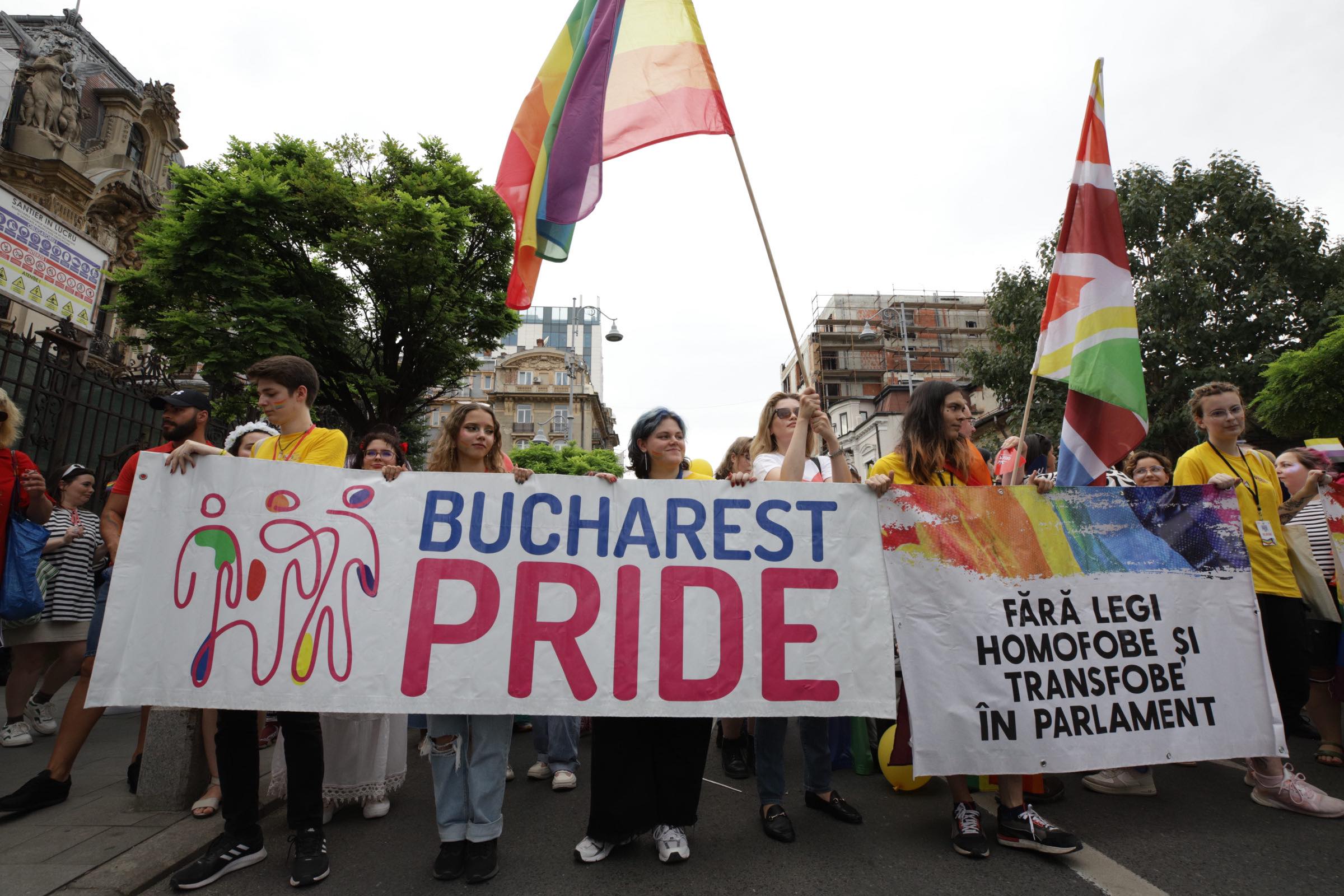 Aproape 25.000 de oameni au participat la Bucharest Pride, la câteva ore după ce 150 de persoane au luat parte la „Marșul normalității”