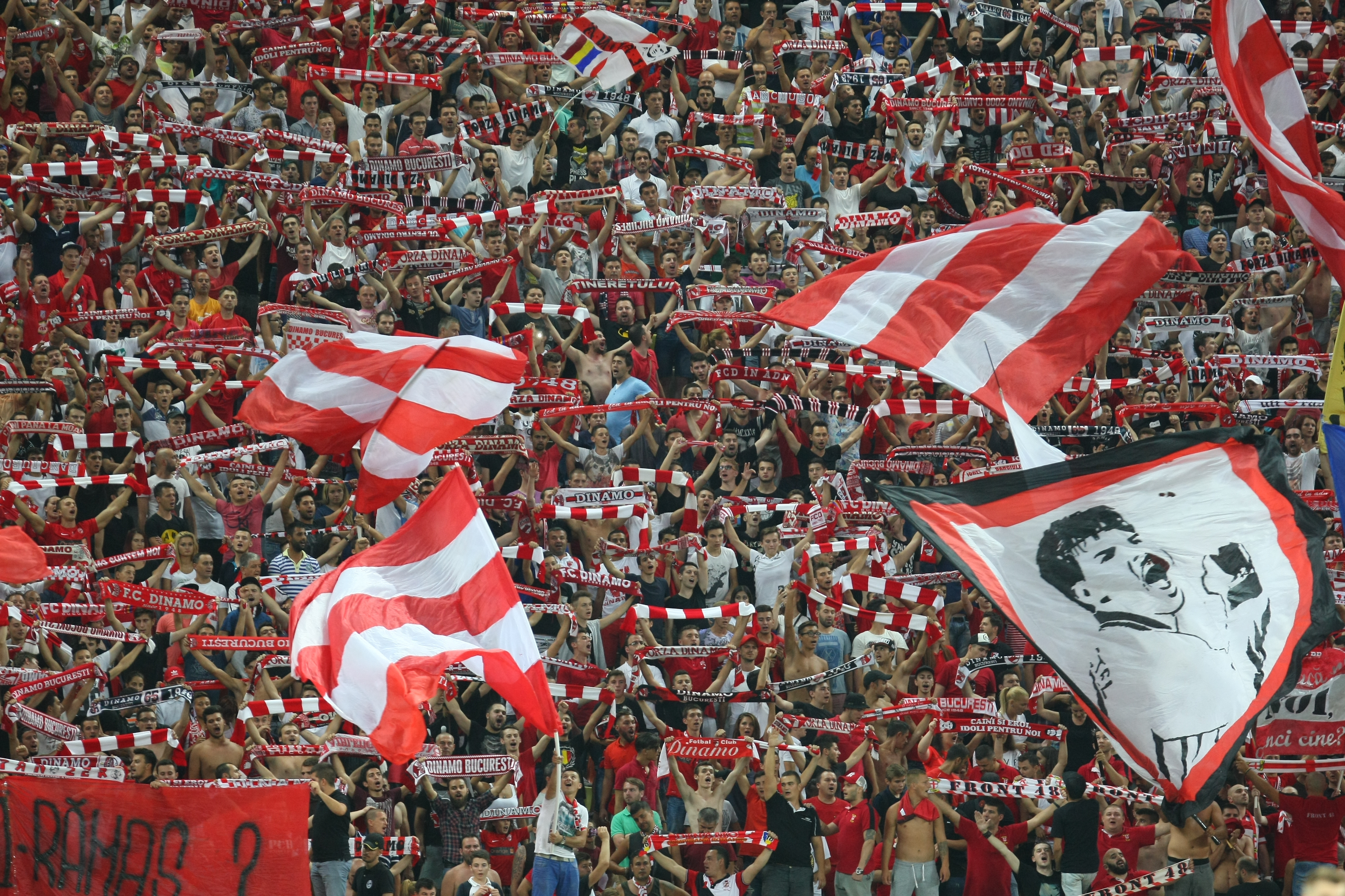 ZEROic! Steaua, blocată de Dinamo, după un derby intens, dar nul. Niște reumatici care au vrut să dea totul. Tribunele n-au reușit să înscrie în locul lor! / SUPER GALERIE FOTO
