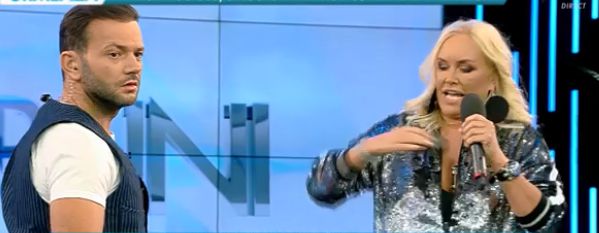 Ce are Vica Blochina în sutien. Nici prezentatorului TV nu i-a venit să creadă când a văzut | FOTO