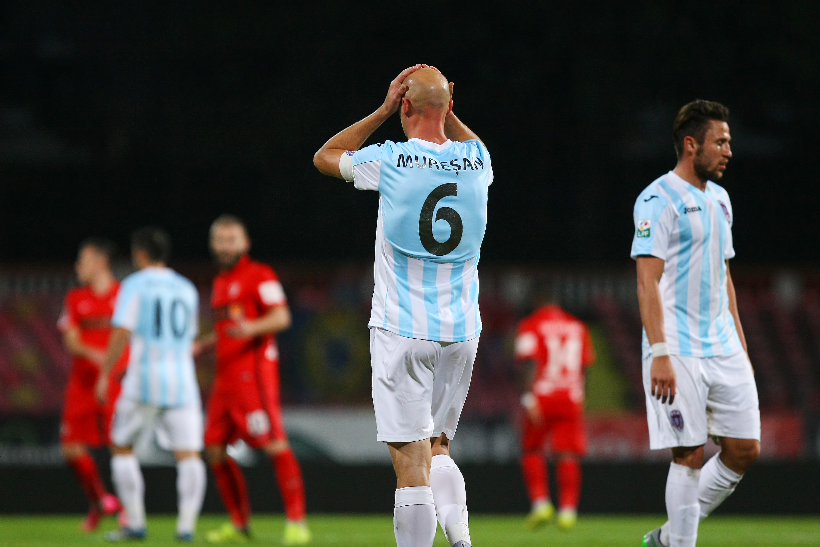 LIGA I LA FOTBAL, etapa a 14-a / Scandal după meciul Dinamo - ASA Tîrgu Mureș 2-1. ^Ardelenii protestează oficial printr-un comunicat în care reclamă un ”fault evident și lipsă de fair-play”! GALERIE FOTO