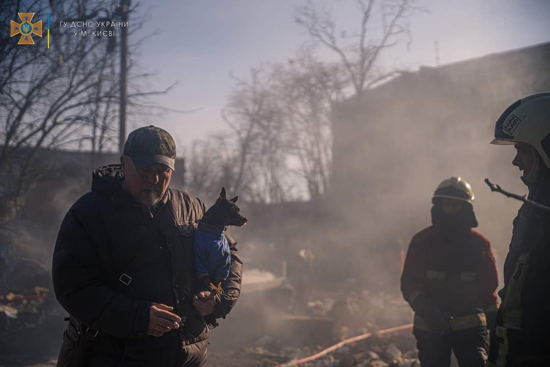 Război în Ucraina, ziua 23 | Forțele ruse au ajuns în centrul Mariupolului. Primul bilanț al atacului asupra teatrului din oraș. Moscova anunță progrese în negocieri, Kievul își menține poziția