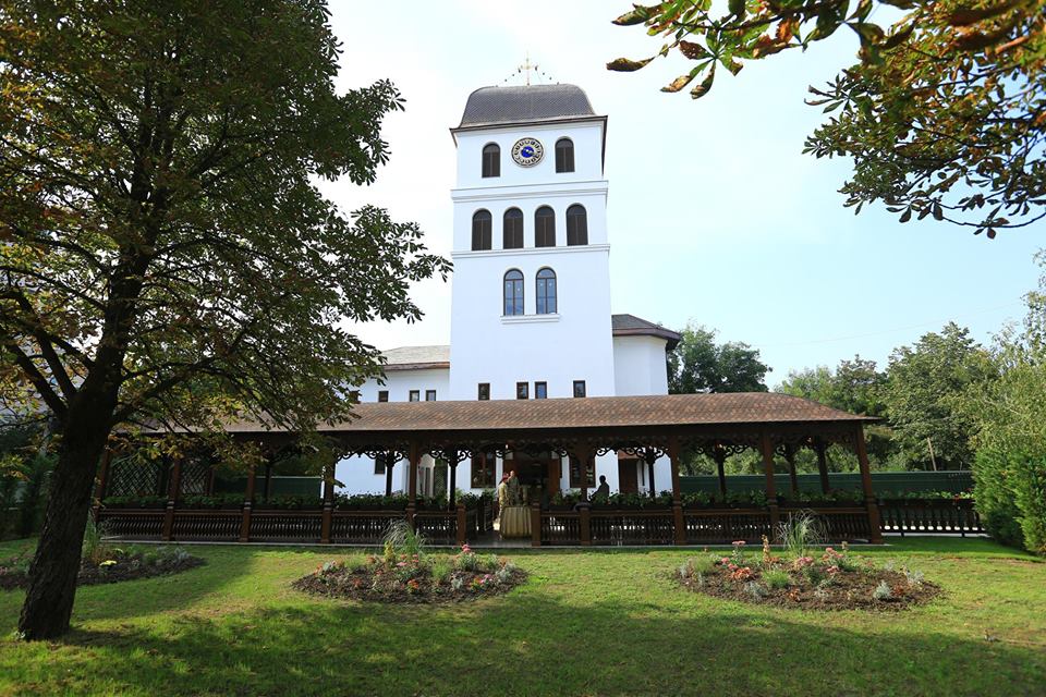 Arhiepiscopia Buzăului a deschis o ceainărie cu produse la Muntele Athos
