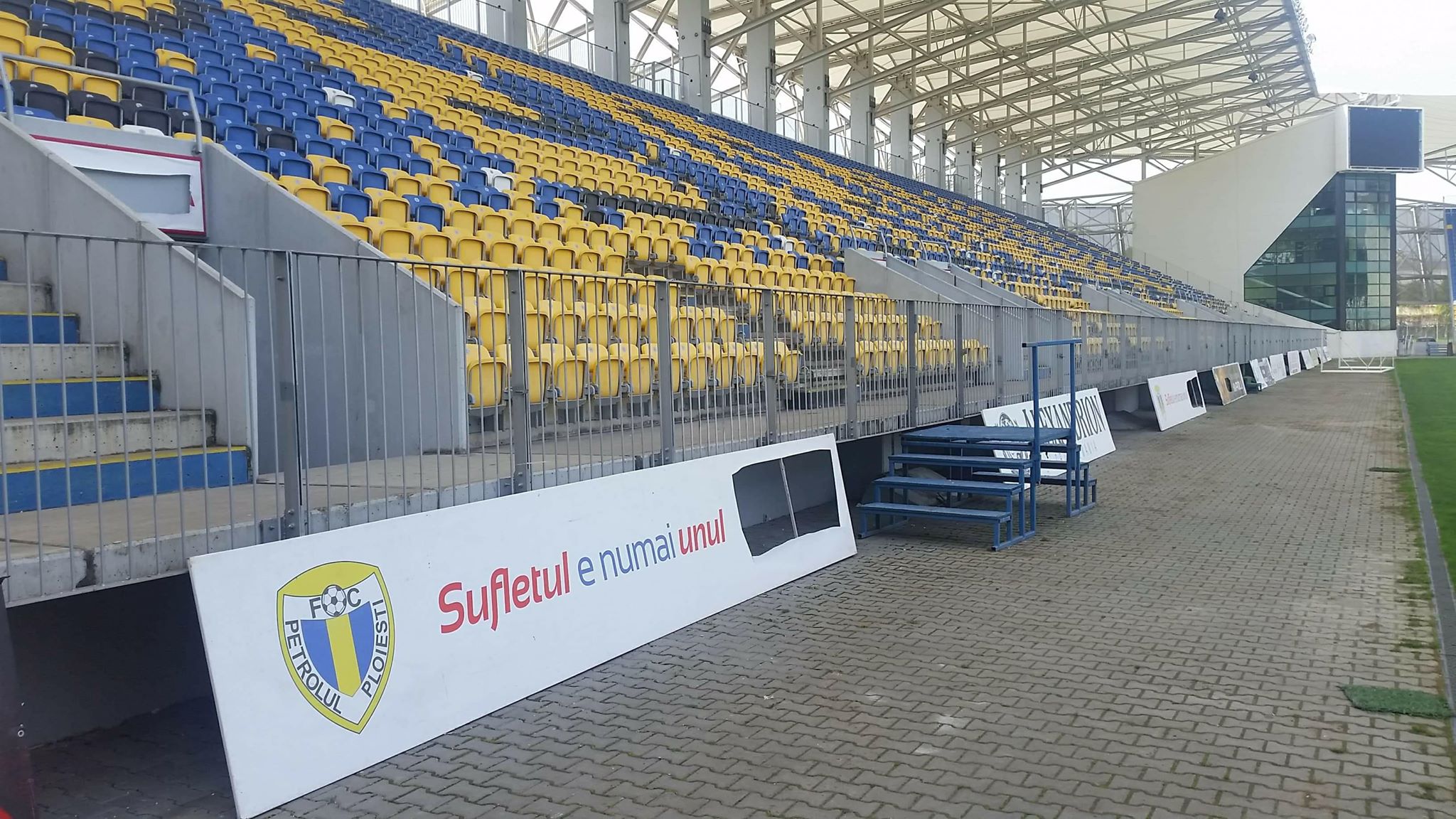 Stadionul Ilie Oană, vandalizat peste noapte! Reacția clubului Petrolul Ploiești | FOTO