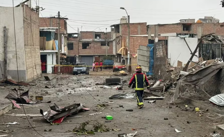 Tragedia de la Crevedia, repetată în Peru. Bilanțul exploziei de la o benzinărie din Lima: 1 mort, 54 de răniți și 254 de oameni evacuați