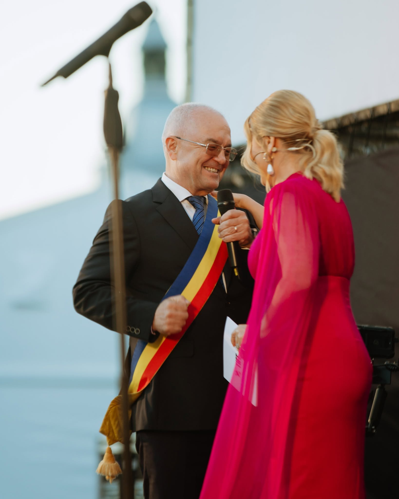 Vedete pe covorul roșu la TIFF 2026. Florin Piersic a sărutat-o pe frunte pe Nadia Comăneci în fața tuturor celor prezenți