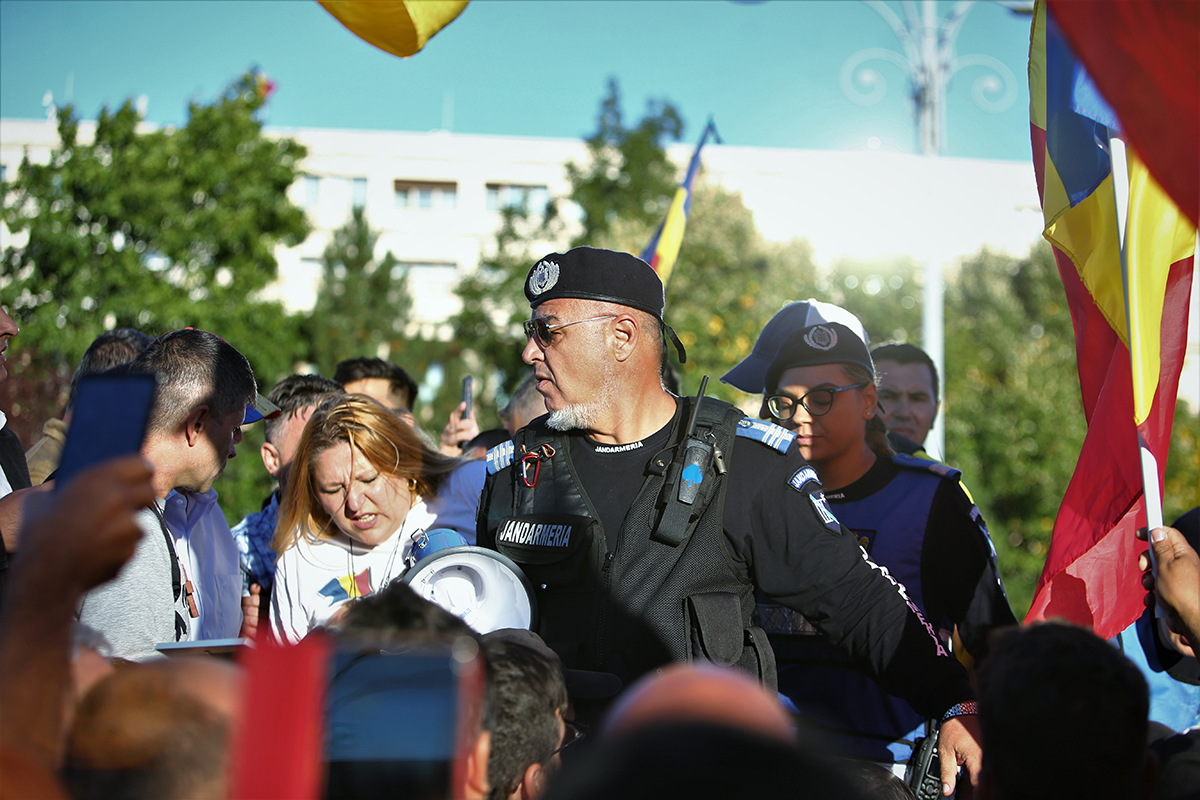 George Simion și Diana Șoșoacă s-au certat pe protestul din Piața Victoriei. Senatoarea a virat de la „Bine ați venit, fraților!”, la „Trădătorule, ți-ai bătut joc de AUR!”
