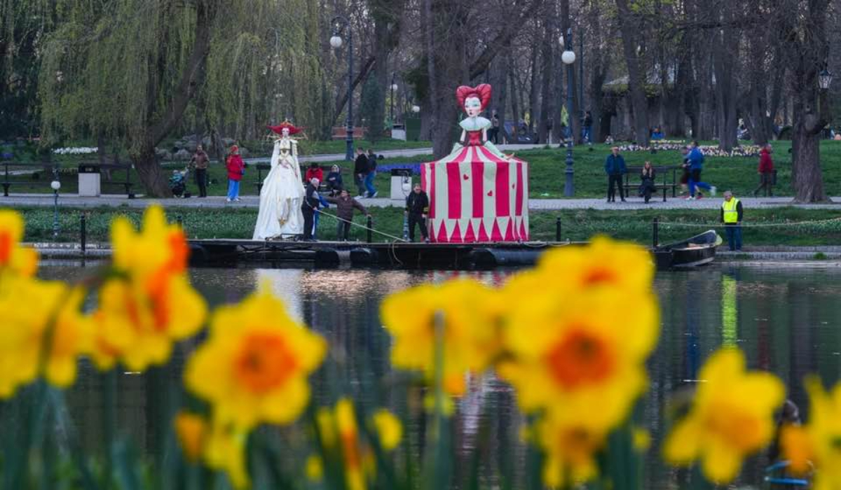 Cum arată Târgul de Paște de la Craiova: primele imagini din Parcul Romanescu. Deschidere, amânată din cauza ploilor