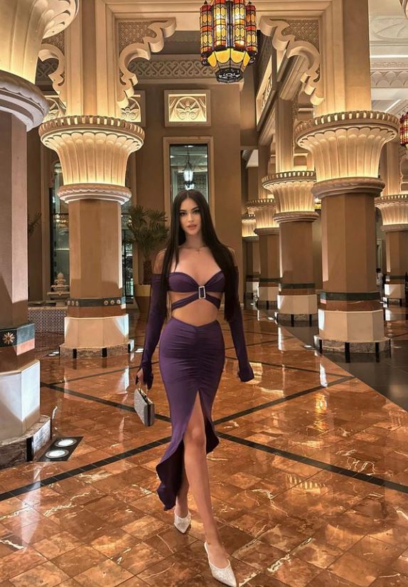 Fiica Andreei Berecleanu, surprinsă alături de Alex Pițurcă. Cum a fost fotografiată Eva Zaharescu când credea că nu o vede nimeni