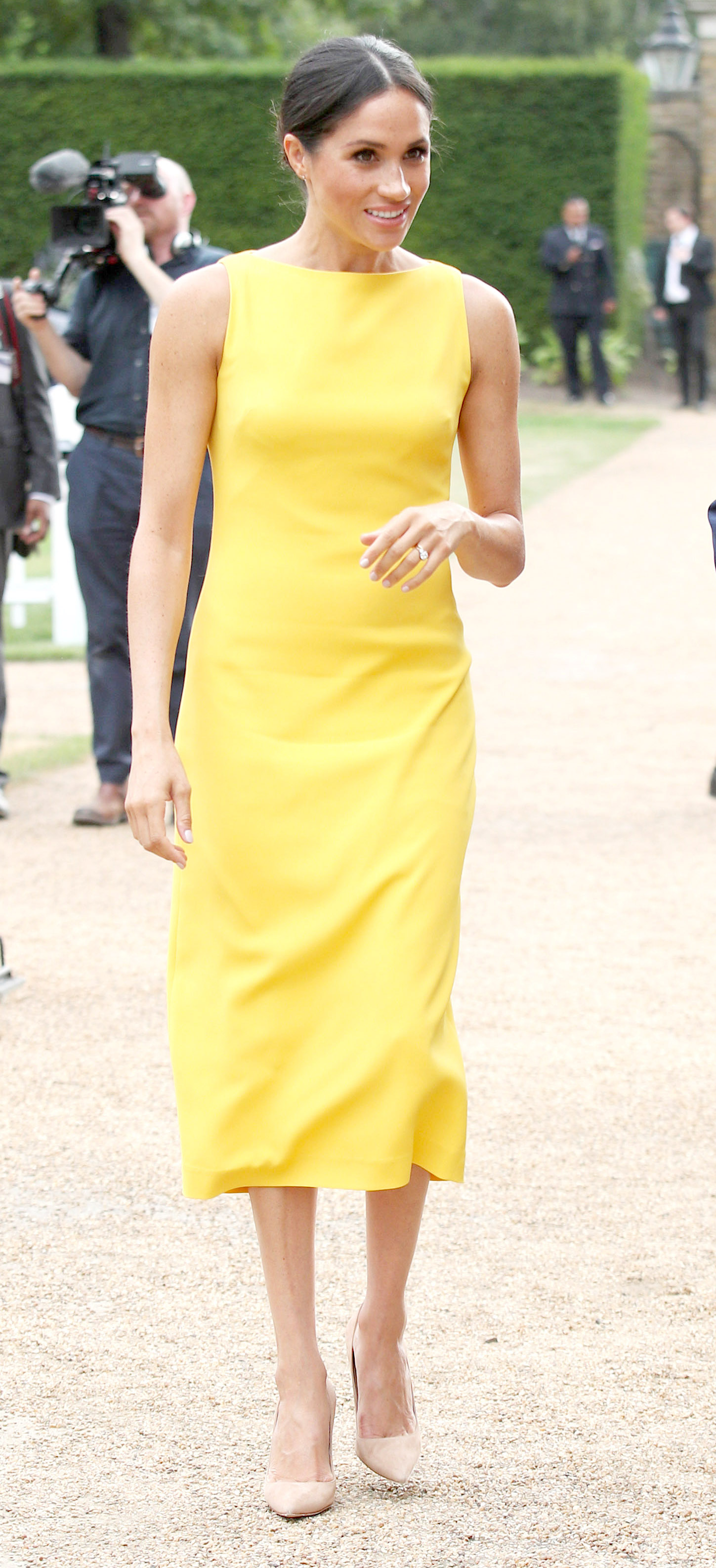 Cât a cheluit Meghan Markle pe ținutele ei de când a devenit ducesă. Suma este uriașă