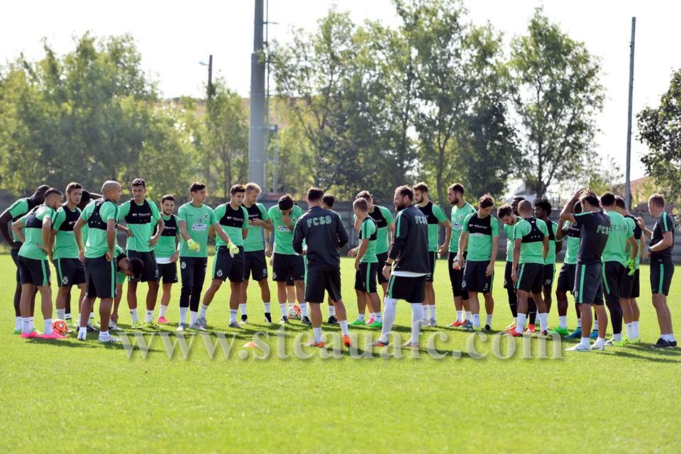 Steaua l-a prezentat oficial pe marocanul Houssine Kharja. Mirel Rădoi: "Să nu se aştepte ca Houssine să decidă singur meciurile" / GALERIE FOTO