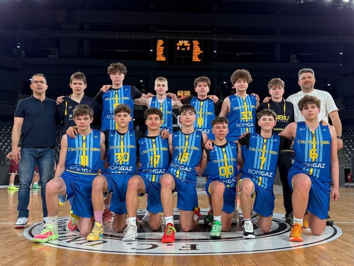Povestea teribilă a tânărului baschetbalist Filippos Nikolaidis de la CSU Andu Sibiu. Mama lui, marea voleibalistă Ruxi Dumitrescu, a murit în 2024, tatăl, Alex, triplu campion mondial de taekwondo pentru Grecia, a fost răpus de o boală cruntă în 2022