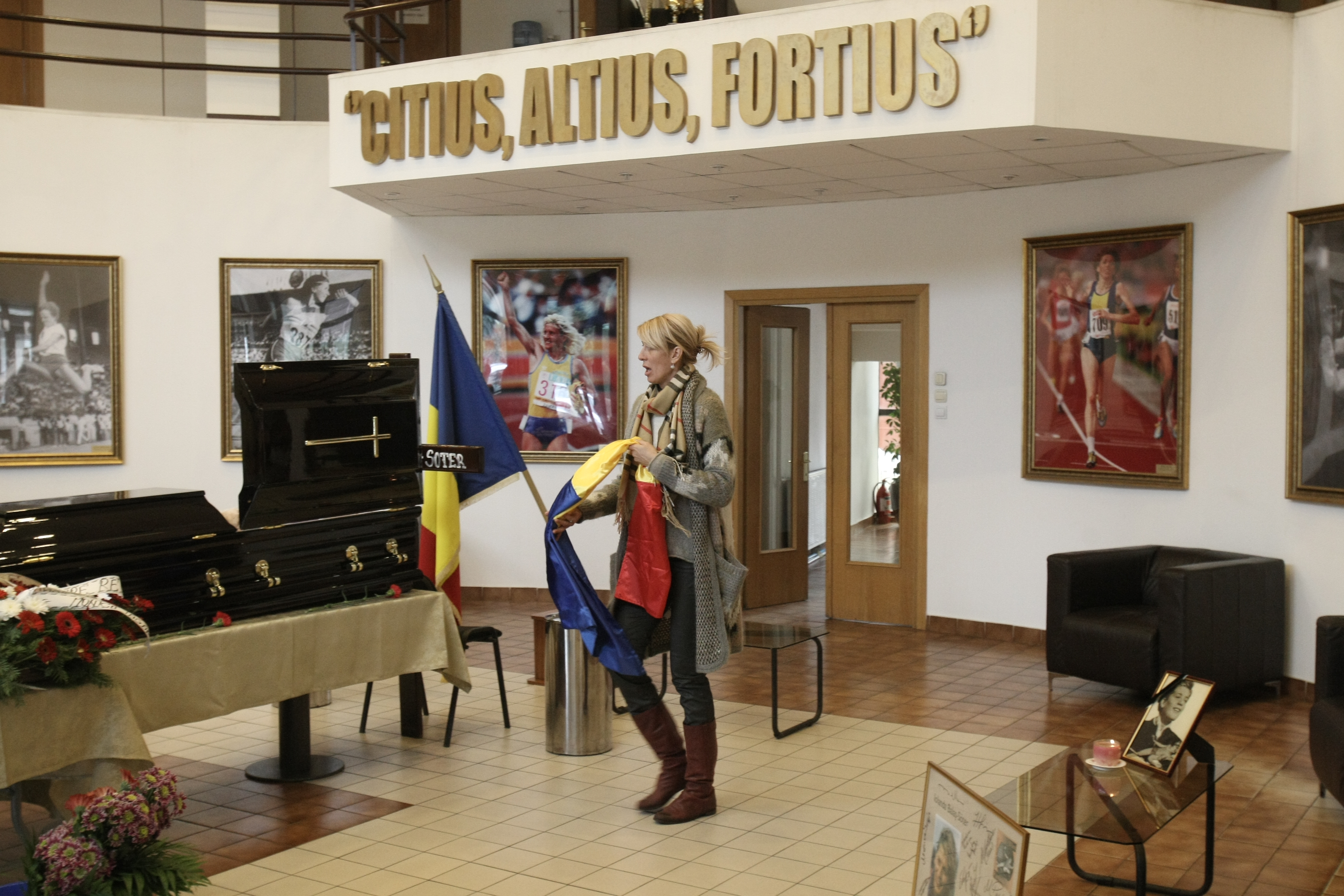 Lumea sportului românesc își ia adio cu lacrimi în ochi de la ”Doamna atletismului mondial”. ^Învăluită în tricolor / GALERIE FOTO&VIDEO