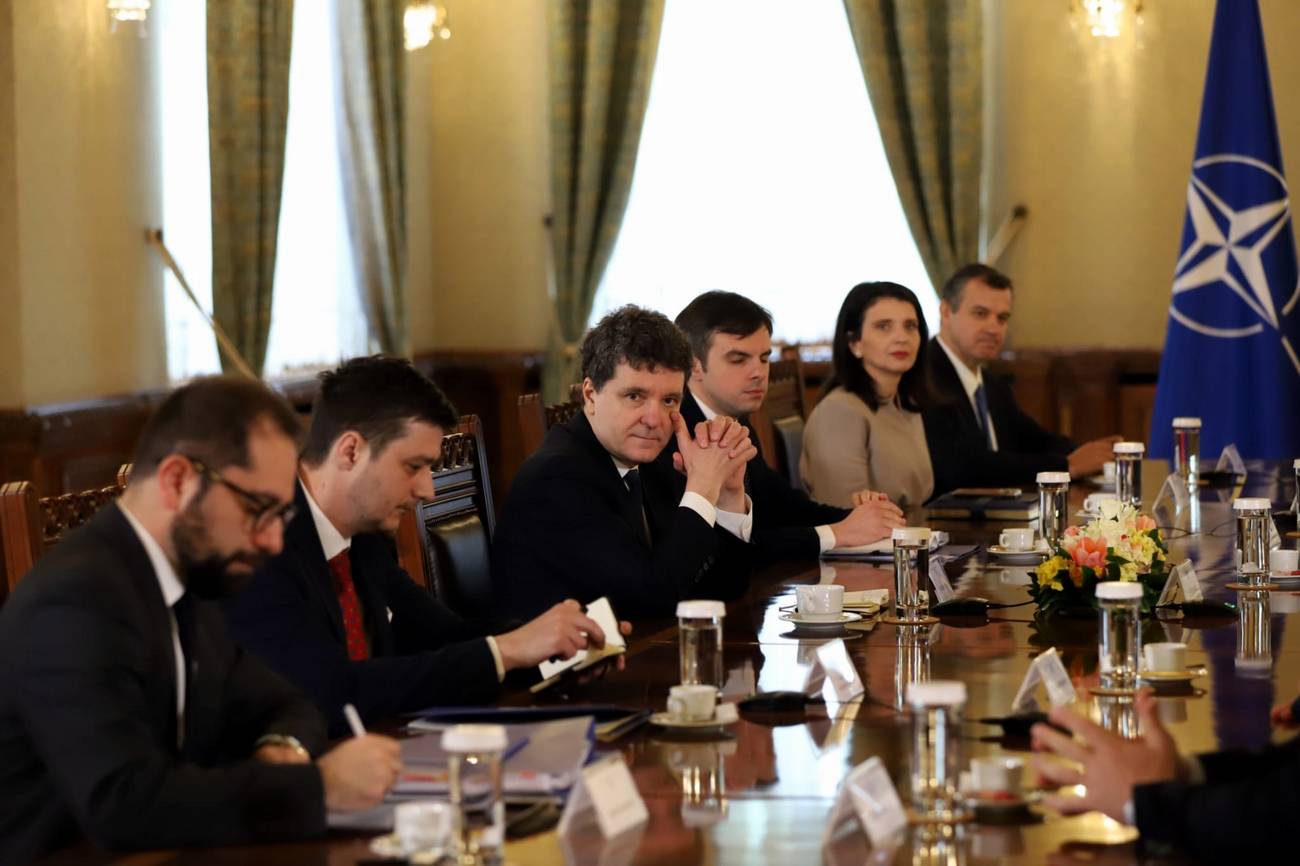 LIVE TEXT | Nicușor Dan a terminat consultările cu partidele din coaliție. PSD a decis retragerea miniștrilor înaintea finalului consultărilor. Nicușor Dan va face o declarație de presă