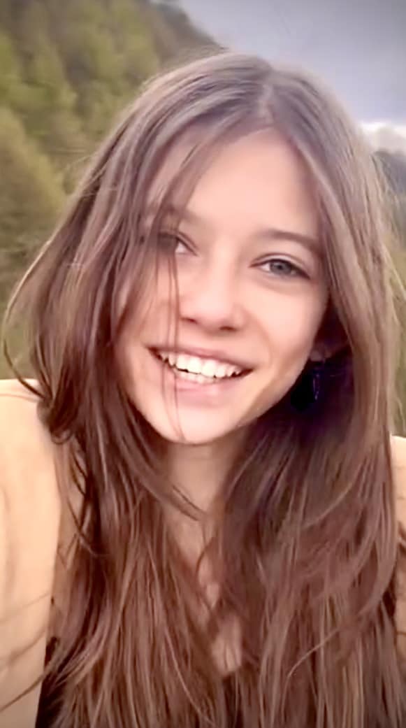 Iulia Albu îl contrazice pe Mihai Albu, care s-a plâns că e „tată de duminică” pentru fata lor: „Mikaela a fost dusă și adusă de noi să își vadă tatăl, nu conform programului”