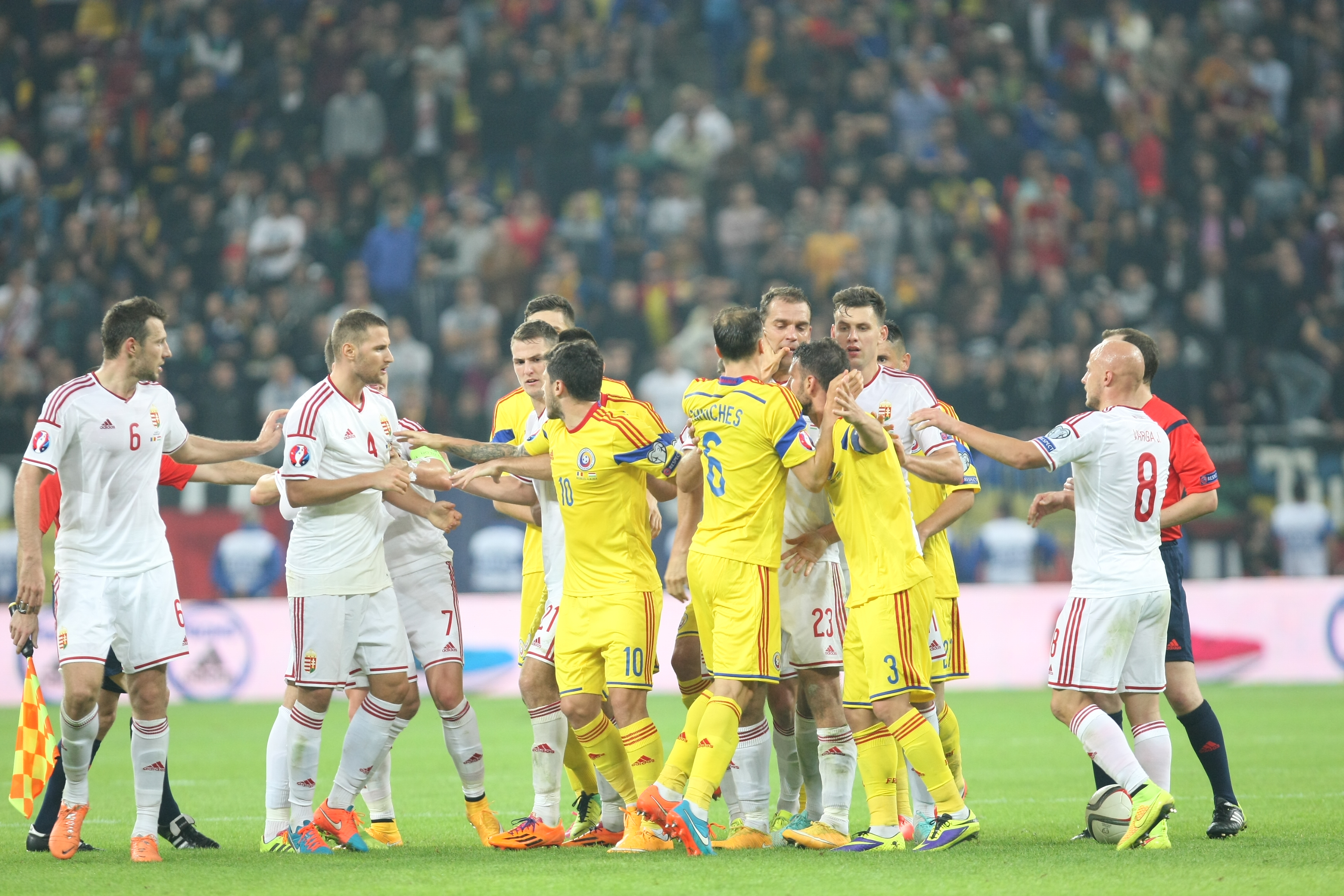 LIVE BLOG / FOTO&VIDEO. MECIUL ANULUI, ROMÂNIA - UNGARIA 1-1