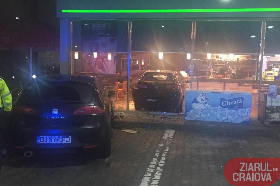 FOTO & VIDEO / Accident grav, noaptea trecută, într-o benzinărie din Craiova. Un client a fost rănit