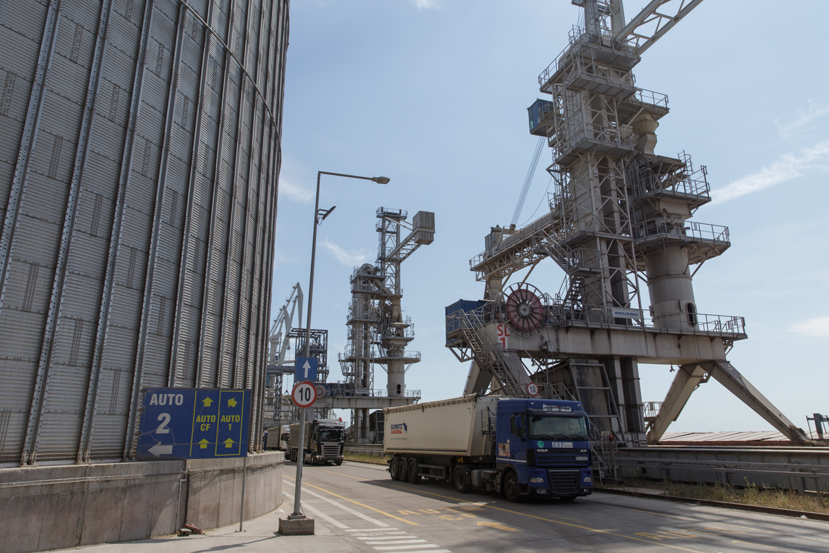 REPORTAJ de pe frontul cerealelor. Cum se exportă producția României și a Ucrainei printr-o investiție imensă