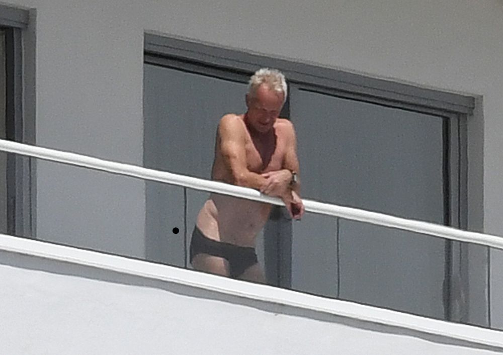 Sting arată senzațional la 66 de ani. Și-a etalat corpul plin de mușchi la balcon |FOTO