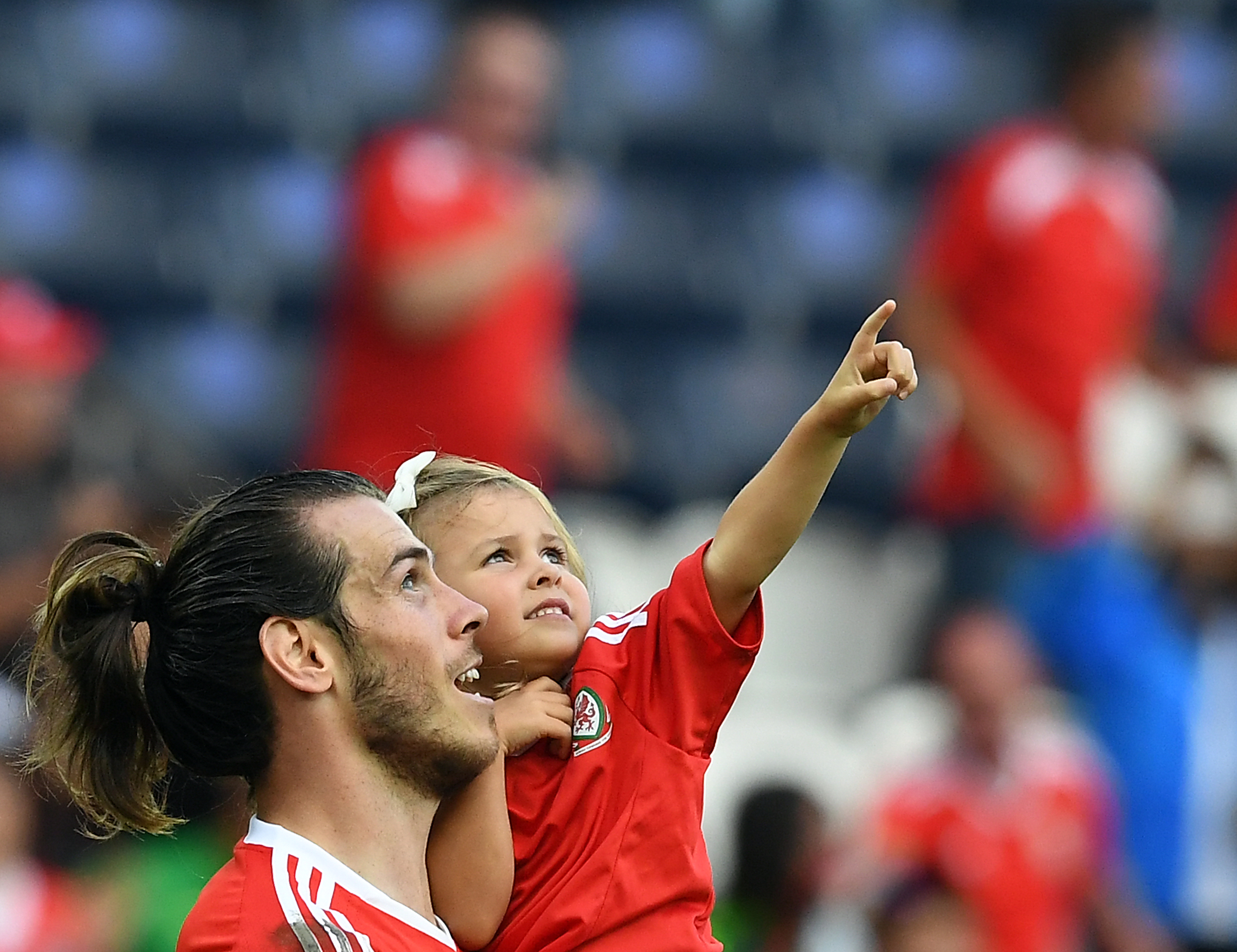 Fabulos. Cum a petrecut Gareth Bale cu fiica sa în vârstă de trei ani după calificarea Țării Galilor în ”sferturi” | GALERIE FOTO&VIDEO