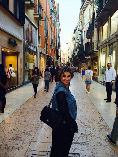 GALERIE FOTO / Anamaria Prodan a vrut să-l TAIE cu sabia pe un italian!