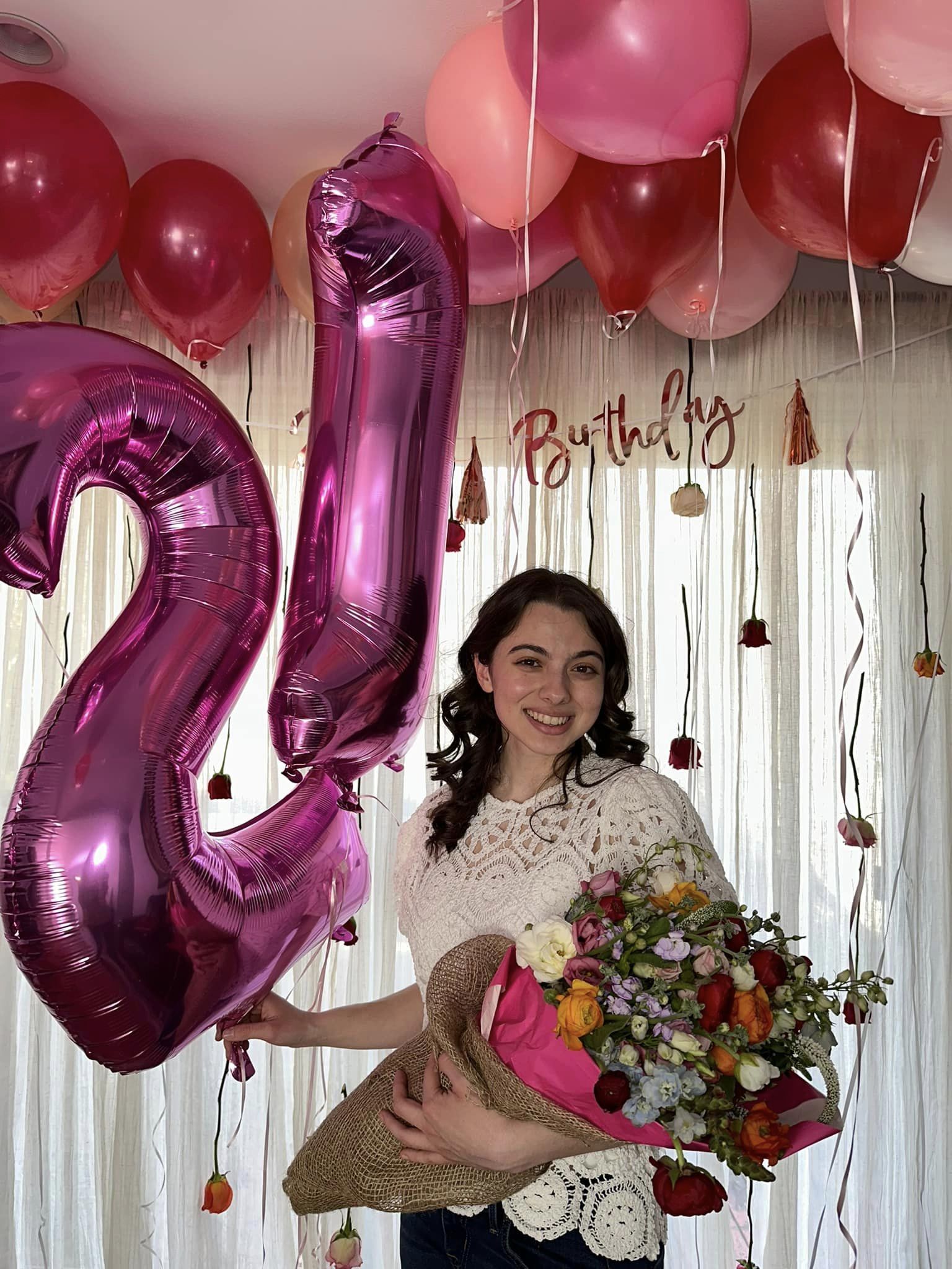 Laura Bretan, câștigătoarea „Românii au talent 2016”, a împlinit 21 de ani. Cum arată acum și ce surpriză le-a făcut fanilor