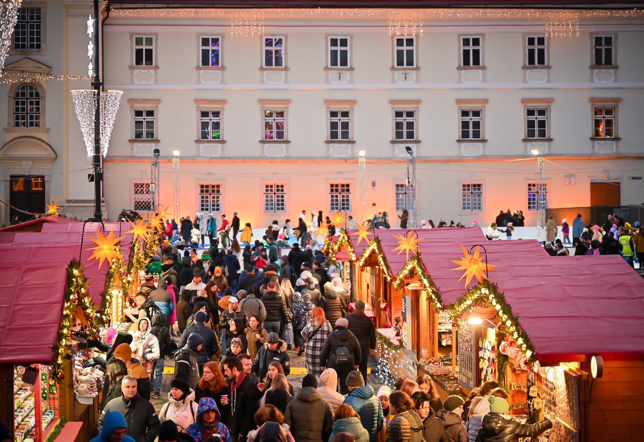 FOTO. Cum arată târgul de Crăciun de la Sibiu și care sunt principalele atracții din acest an