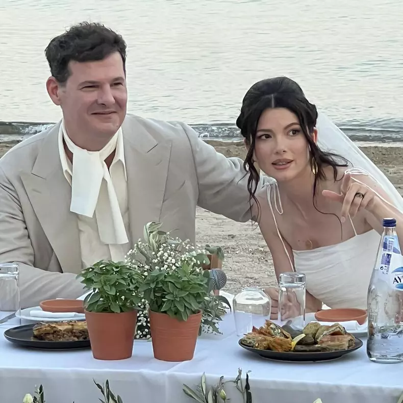 Imagini cu Anca Lungu, după ce și-a schimbat look-ul. Fosta prezentatoare TV s-a tuns scurt și e de nerecunoscut