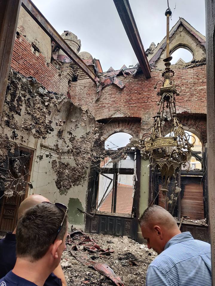 Cum arată Palatul Episcopal din Oradea după incendiul devastator. Imagini din interiorul clădirii de patrimoniu, publicate de Prefectura Bihor