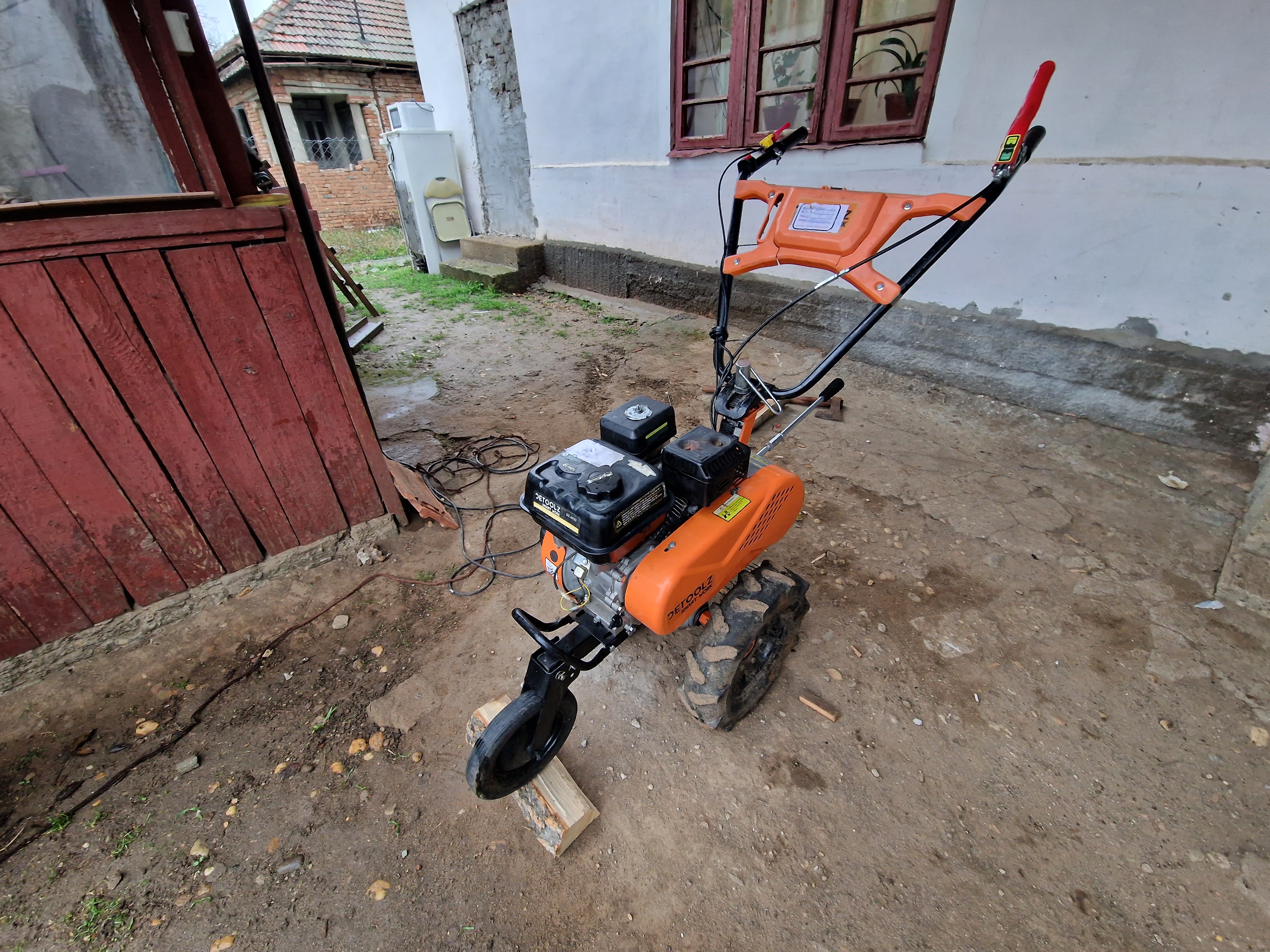 REPORTAJ. ZIUA CEA MAI LUNGĂ A LUI LAURENȚIU. Confundat cu unul dintre suspecții crimei de la Sibiu, încătușat și bătut, bărbatul din Dolj vrea acum să dea Poliția în judecată: „Mă împrumut de bani, dar nu-i las!”
