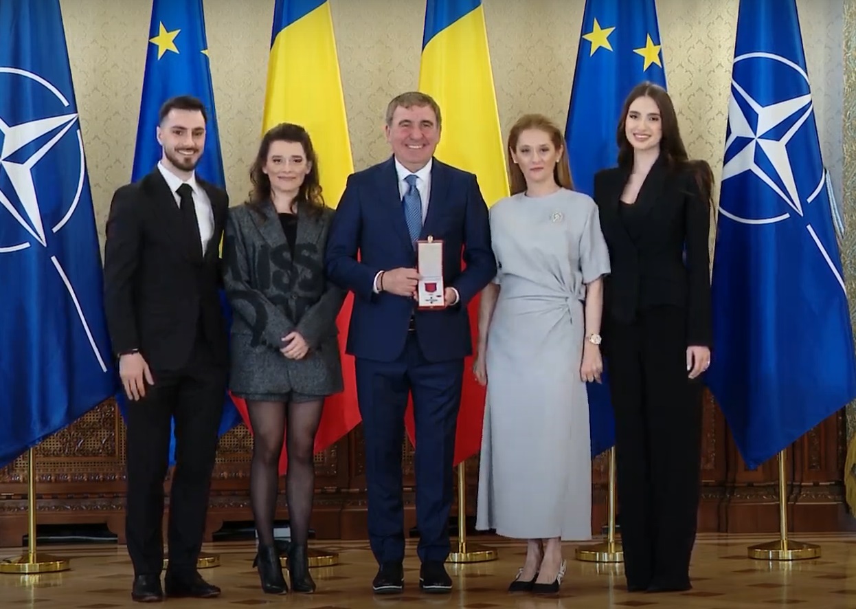 Kira Hagi și logodnicul ei, imagini rare alături de familie. Și-au făcut apariția la Palatul Cotroceni, unde Gică Hagi a fost decorat