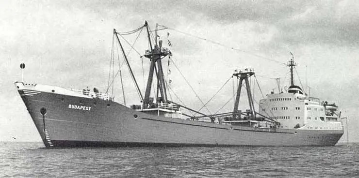 Magyar tengerészek is látták a fegyveres iráni motorcsónakokat a Hormuzi-szorosban – A Kádár-rezsim küldött lőszert 38 éve Iránnak