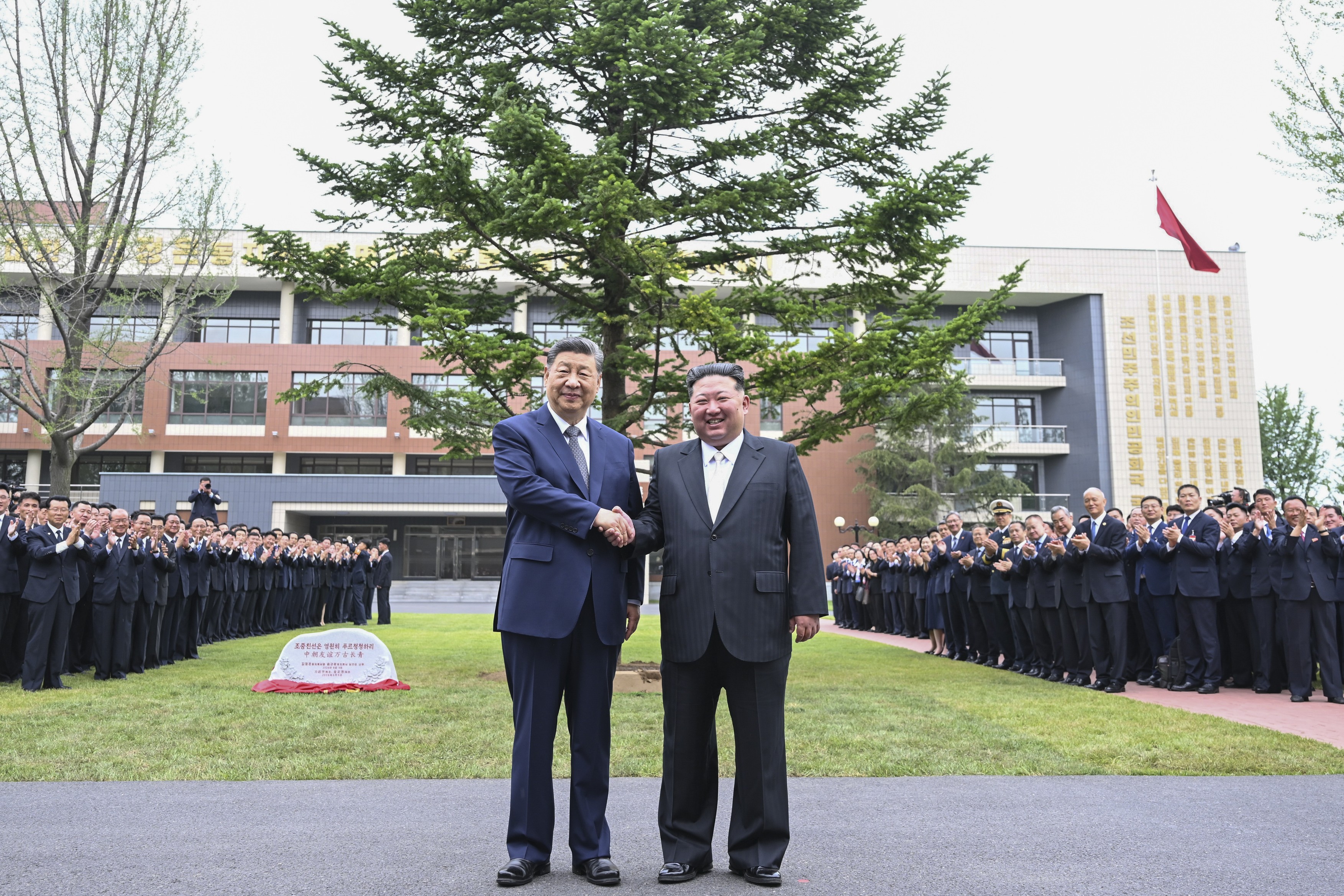 Kim Jong-un a organizat o primire grandioasă pentru Xi Jinping, iar liderul chinez a lăsat o scrisoare de mulțumire. Declarația care a stârnit îngrijorări în Coreea de Sud