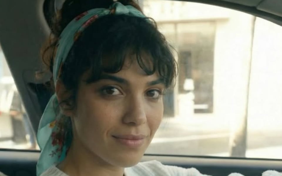 Cântăreața virtuală Lolita Cercel a împărțit România în două. Are milioane de vizualizări, dar este acuzată de „rasism latent”
