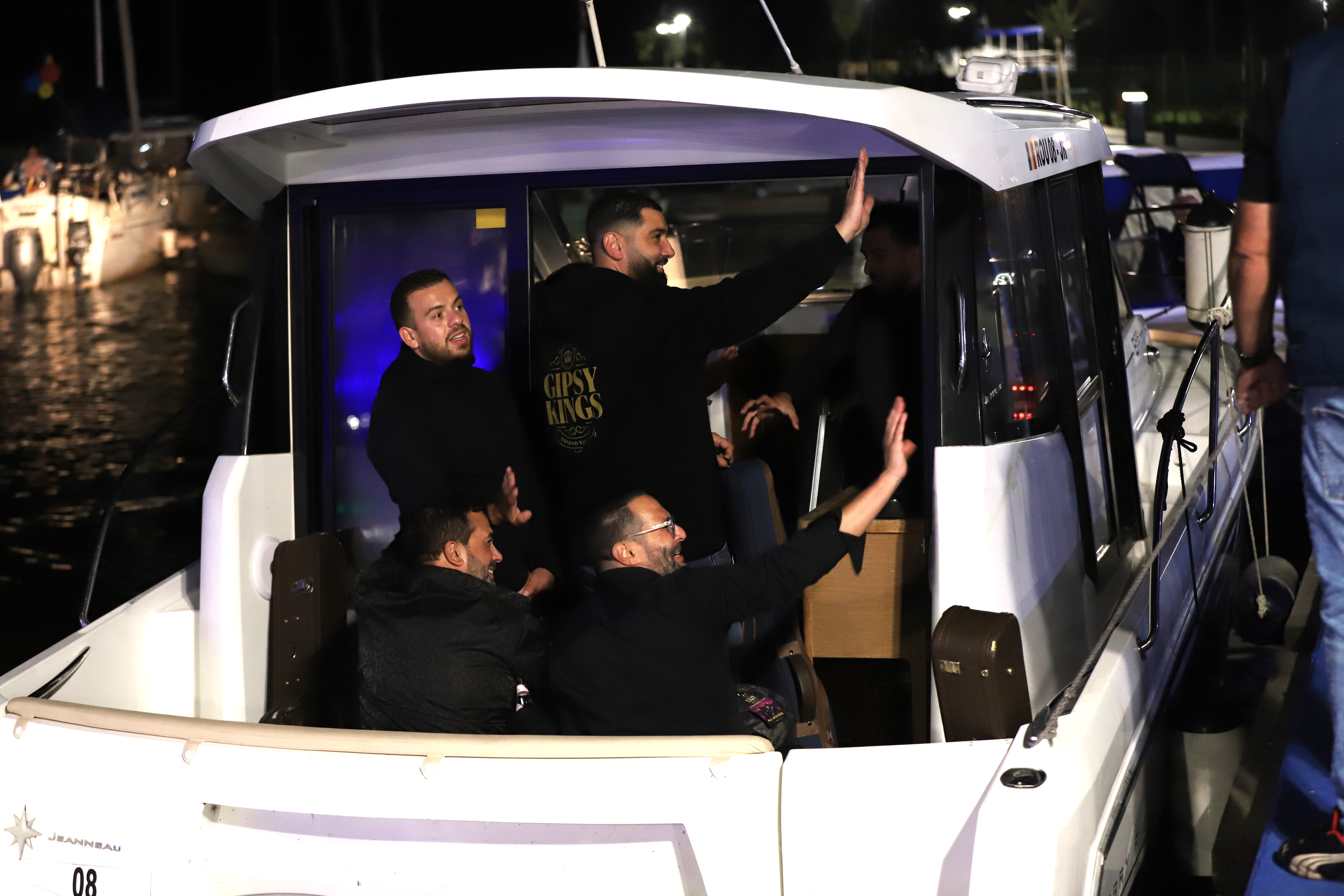 Seară latino la Festivalul Borșului Lipovenesc din Jurilovca. Concertul Gipsy Kings s-a prelungit cu un spectaculos foc de artificii: „România, I love you!” | FOTO REPORTAJ