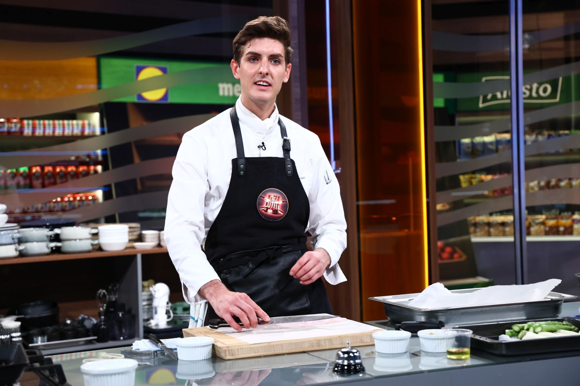 Cine este Luca Zvaleni, concurentul care intră în audițiile „Chefi la cuțite”, în prima ediție a acestui sezon. Show-ul are premiera pe 16 noiembrie!