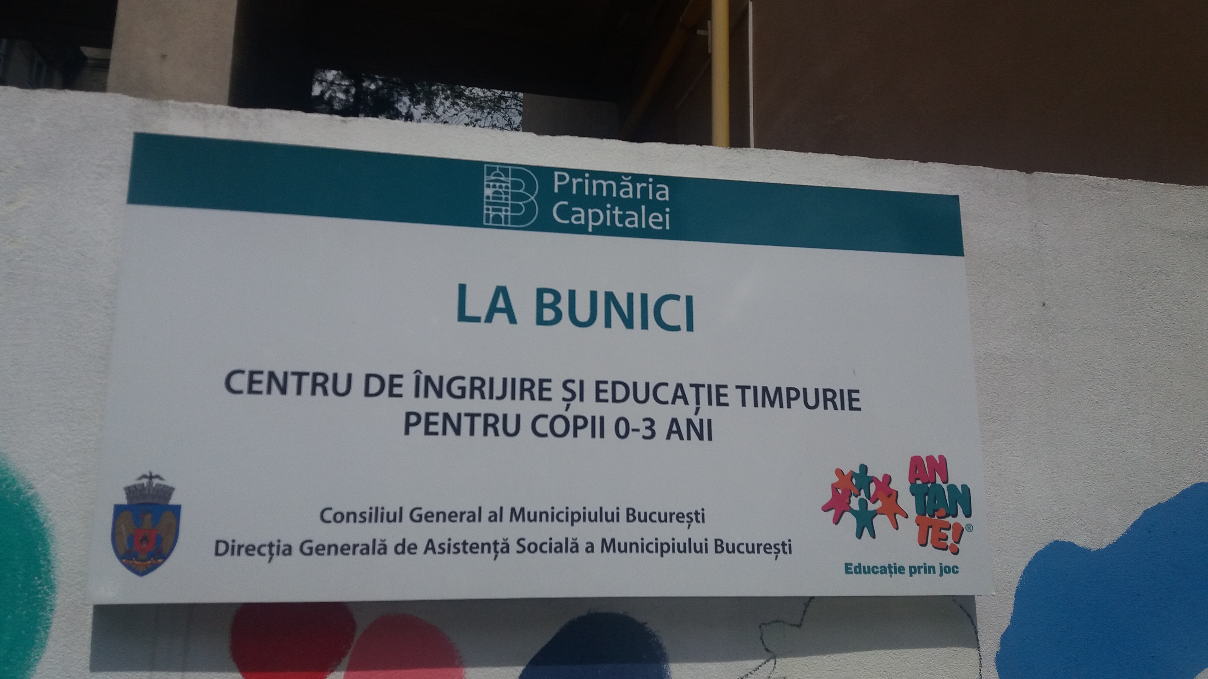 REPORTAJ / Mărioara Mihăilă, centenara nostalgică după Turnul Eiffel și rochia de voal. ”Duc greu în spate cei 100 de ani” - VIDEO