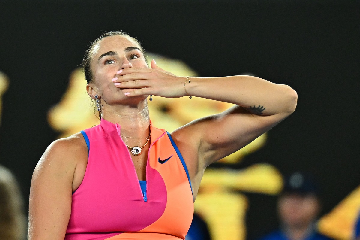 Aryna Sabalenka și bijuteriile unicat purtate la Australian Open 2026. Colierul are un safir de peste patru carate