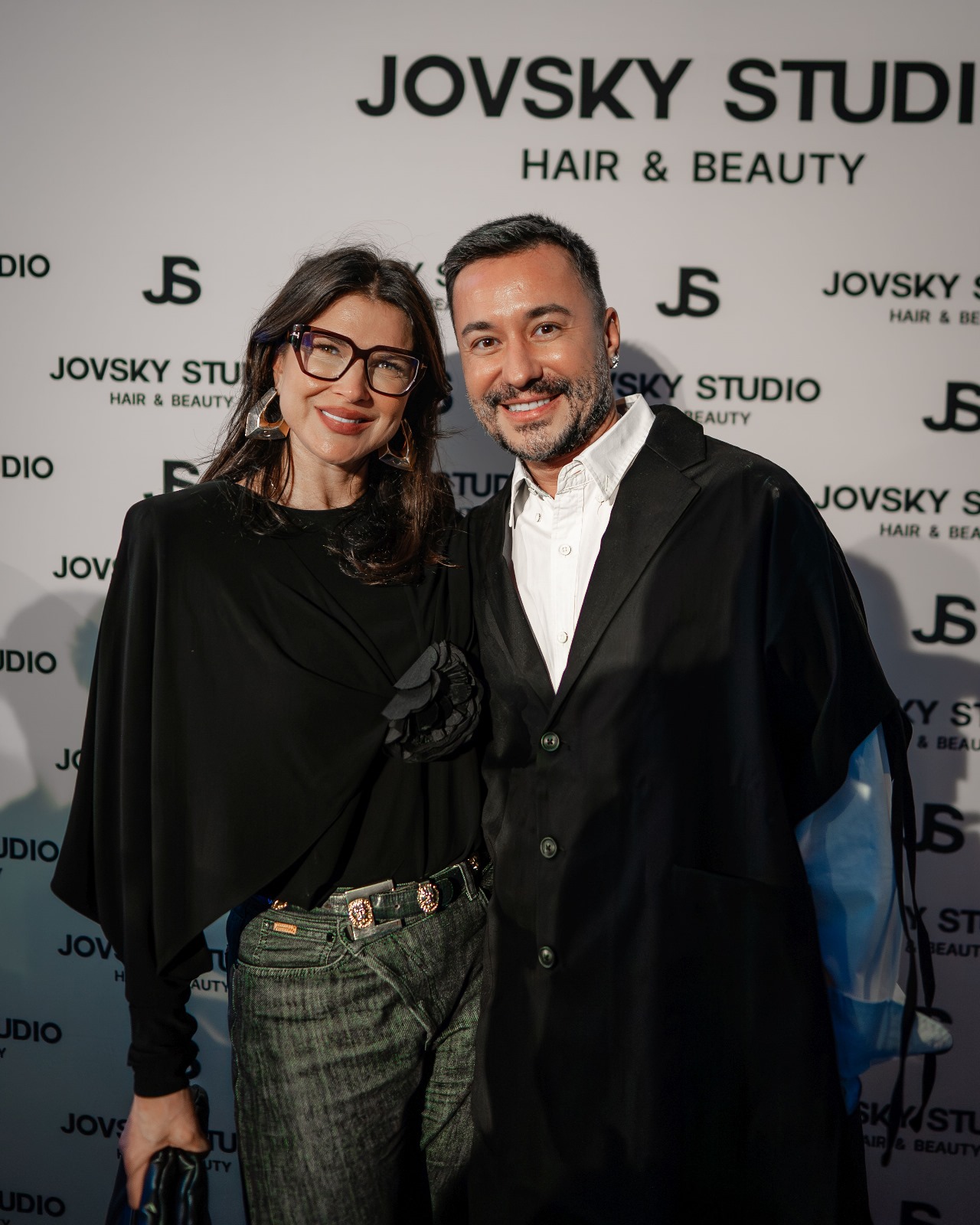 Tunsorile anului 2026. Ce culori și tonuri se poartă: Recomandările hairstylist-ului Adrian Perjovschi