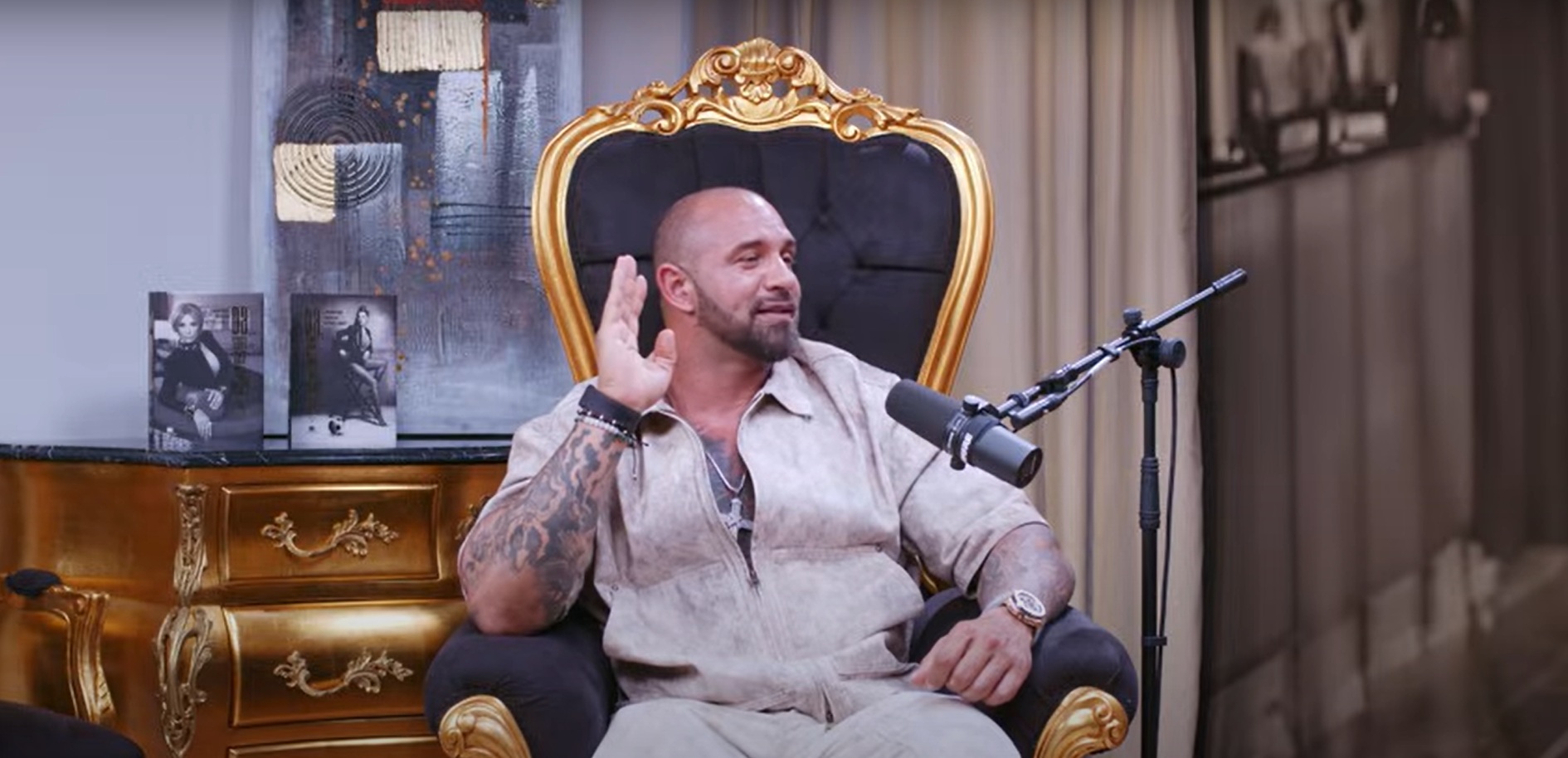 Alex Bodi a spus ce-și dorește de la femeia de lângă el, în plin scandal legat de divorțul lui Dan Alexa: „M-am liniștit, gândesc altfel”