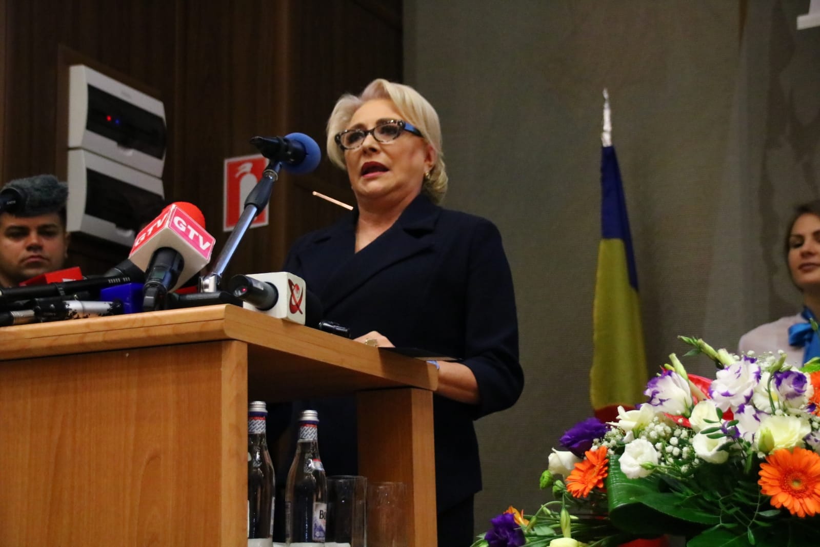 O nouă gafă a premierului, la Craiova: Dăncilă a vorbit despre "deconcesionarea" în loc de "descongestionarea traficului"/ GALERIE FOTO
