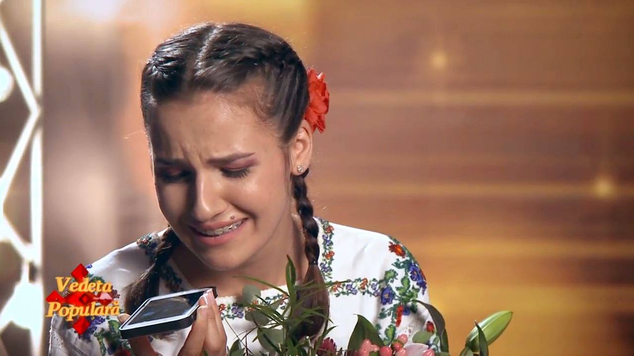 VIDEO/ Cătălina Rotaru, câștigătoarea concursului „Vedeta populară”, tânara cu sufletul chinuit de dor și salvat de muzică. ”Povestea mea nu e un caz social”
