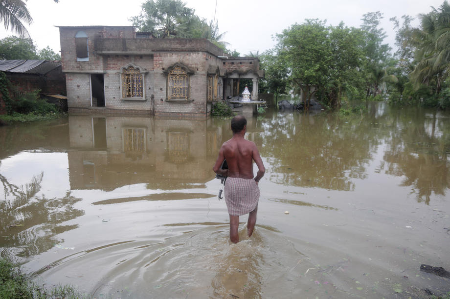 Cel puţin nouă morţi în India şi Bangladesh în urma ciclonului Yaas. Sute de mii de case distruse