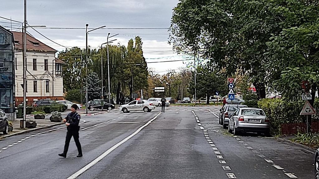 O fostă judecătoare din Arad a susținut că i-a fost montată o bombă pe mașină. Alerta a fost falsă