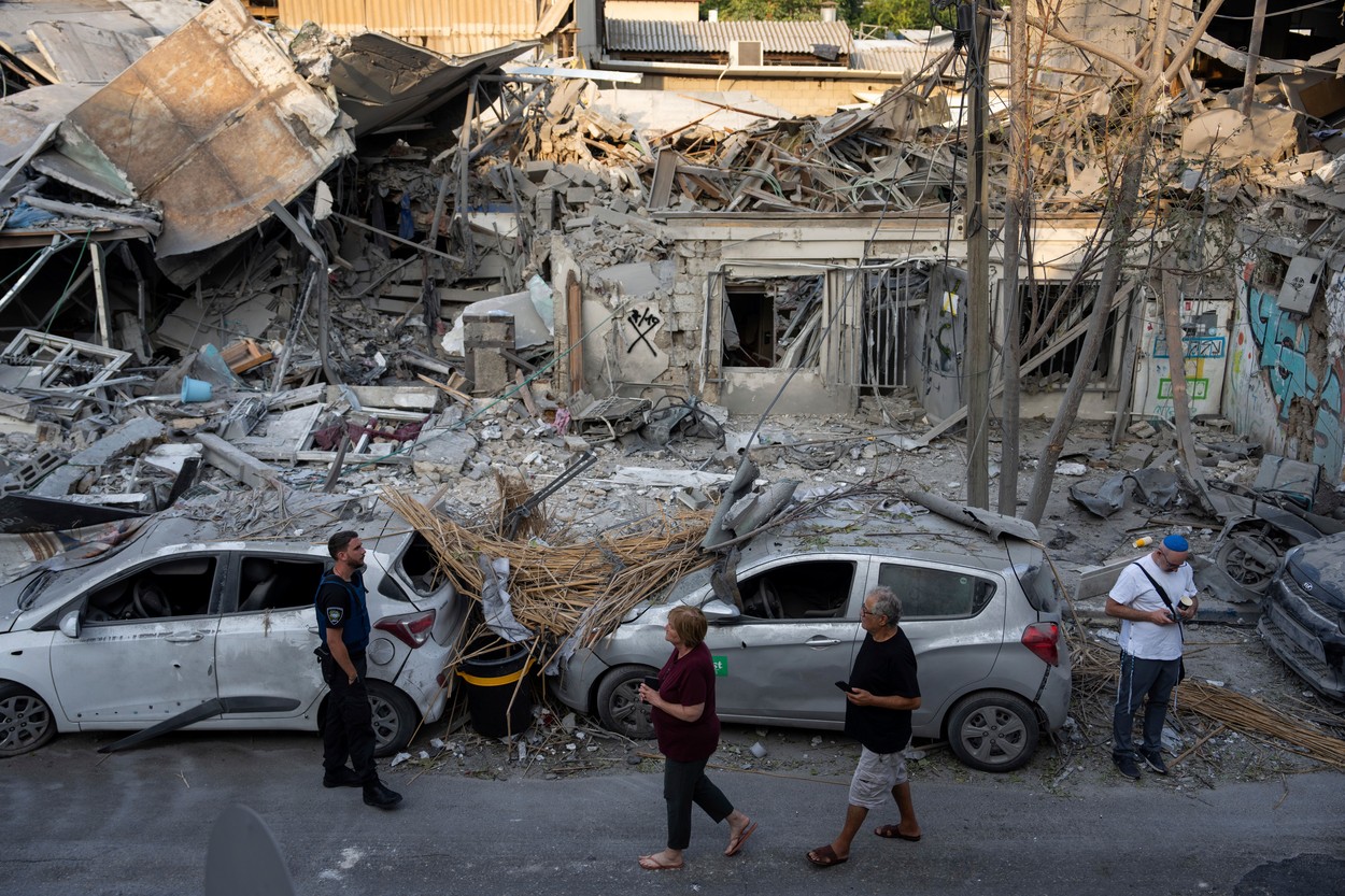 Război Israel-Hamas: Netanyahu anunță că riposta „abia a început”. „Îi lovim cu o putere fără precedent”. Trupele israeliene, raiduri locale în Gaza, după ultimatumul dat civililor