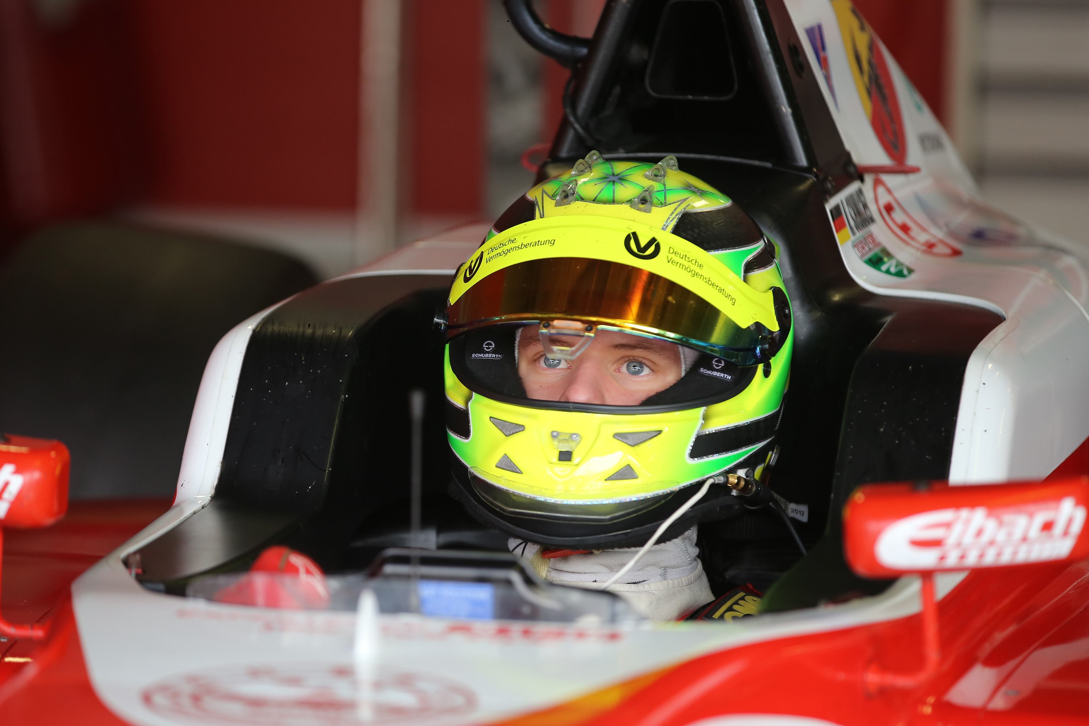 Fiul lui Michael Schumacher este leit tatăl său: Vreau să câştig titlul mondial în Formula 1 | FOTO