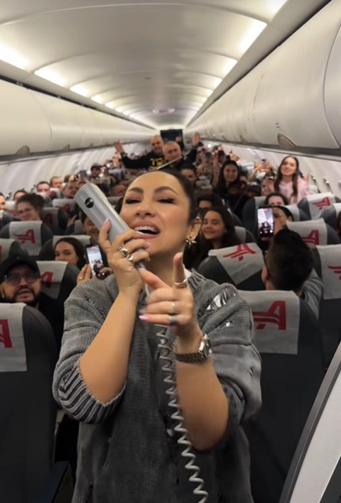 Ce a făcut Andra în avion la 10.000 de metri înălțime: „Gălăgie”! Reacțiile fanilor: „Plângere la compania aeriană”
