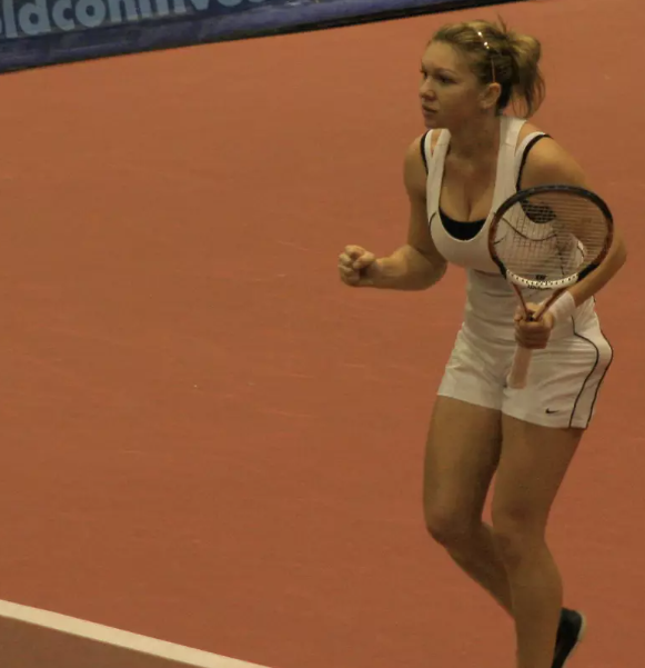 Simona Halep, „cea mai voluptuoasă jucătoare de tenis din lume”. Ascensiunea și decăderea româncei, în presa croată: „Și-a micșorat bustul pentru a cuceri lumea”