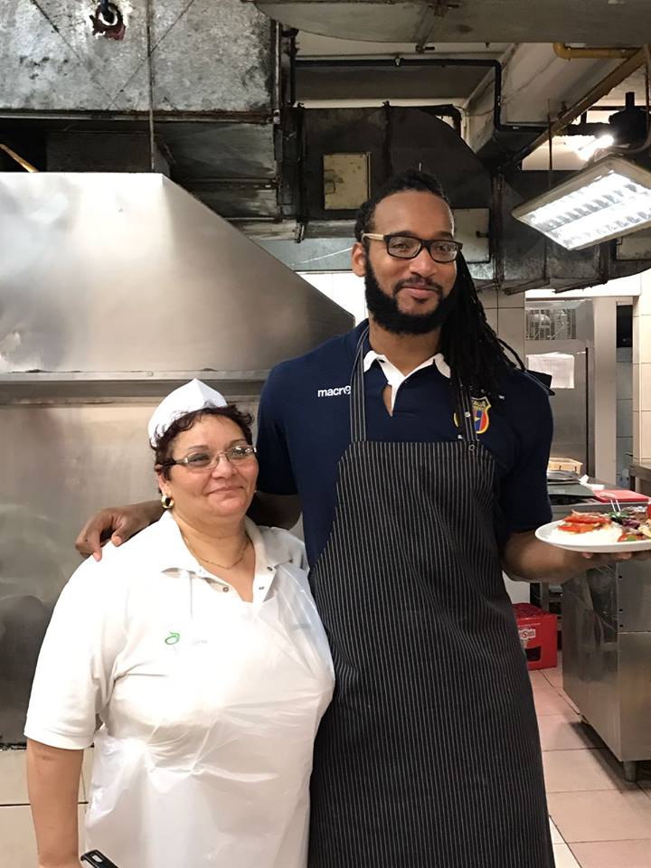 Stelistul Randal Falker e masterchef! Baschetbalistul american a gătit pentru Pro TV. De la ciclism, la camioane, de la look-ul rasta - la Shaq | FOTO